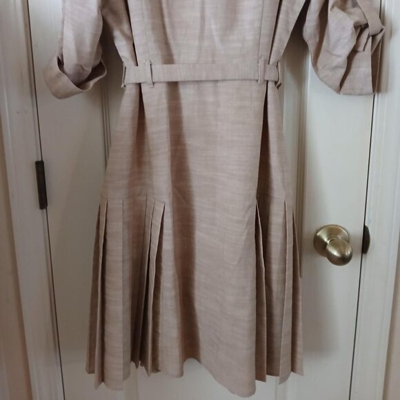 BNWT Tan button-down pleated dress with tie waist and 3/4 sleeves in size 6 - Picture 7 of 7